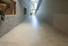 Rampe im Erdgeschoß des Museums