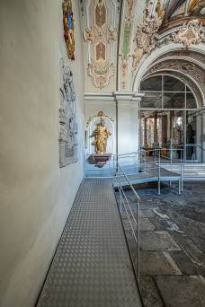 Museum Kloster Neustift - Rampe im Inneren der Kirche