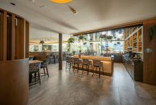 DAS GERSTL Family Retreat - Bar und Terrasse