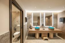 DAS GERSTL Family Retreat - Toilette Eingangsbereich