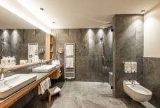 DAS GERSTL Family Retreat - Badezimmer 102