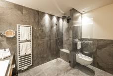 DAS GERSTL Family Retreat - Badezimmer 102