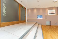 Design Hotel Feldmilla - Stufen zum Fitnessbereich