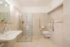Hotel Dolomitenhof - Badezimmer 16