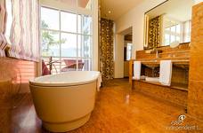 Relais & Châteaux Castel Fragsburg: Badezimmer 105