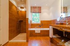 Relais & Châteaux Castel Fragsburg: Badezimmer 113