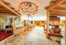 Rezeption und Bar