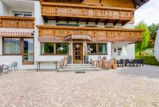 Gradini accesso ristorante