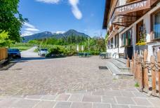 Gradini accesso ristorante