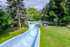 Giardino e piscina