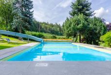 Giardino e piscina