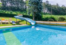 Giardino e piscina